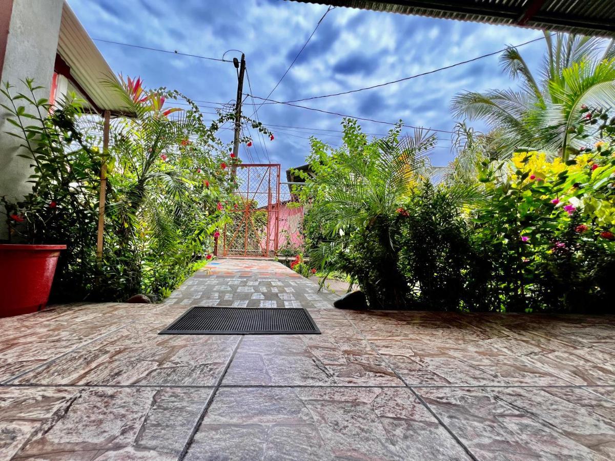 Natural Experience House Тортугеро Екстер'єр фото
